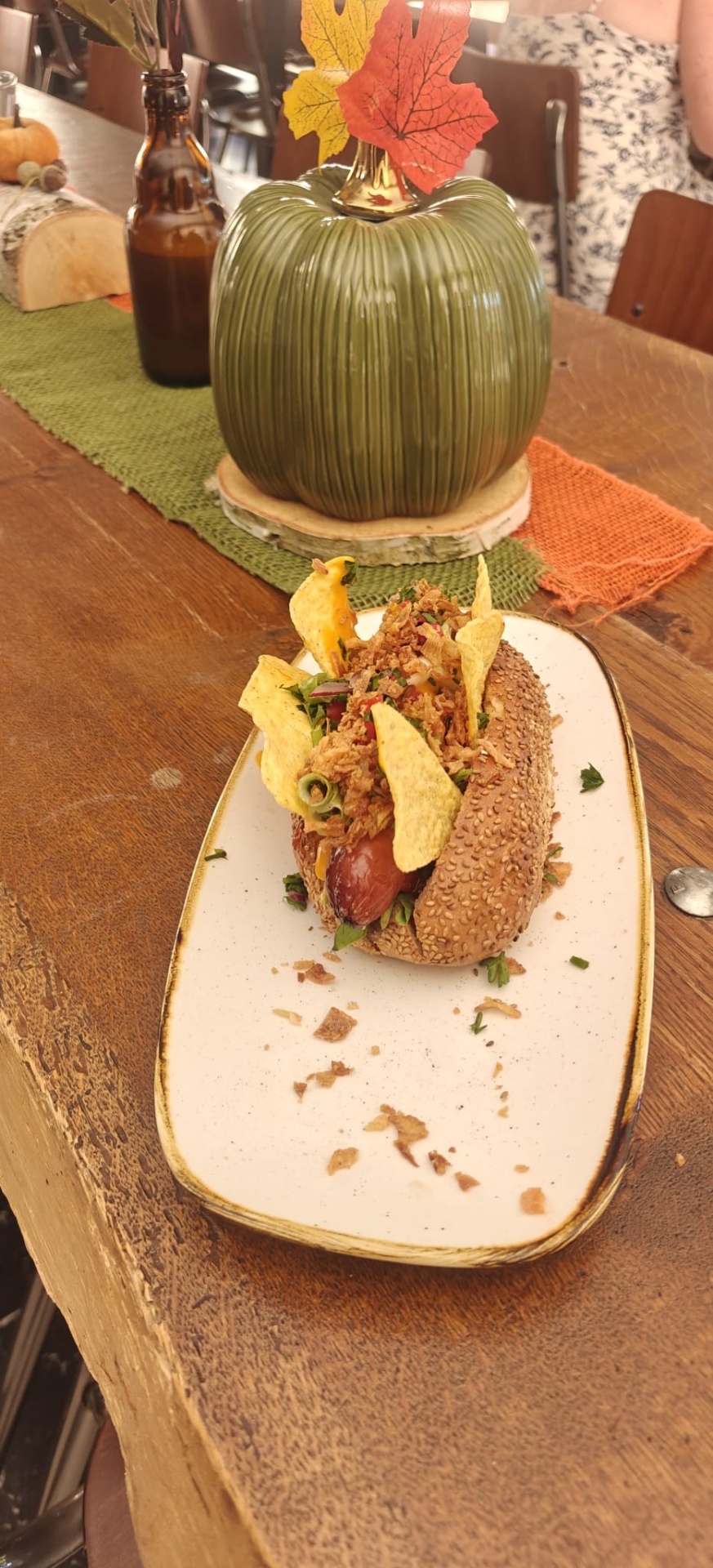 Belegd broodje met tortillachips
